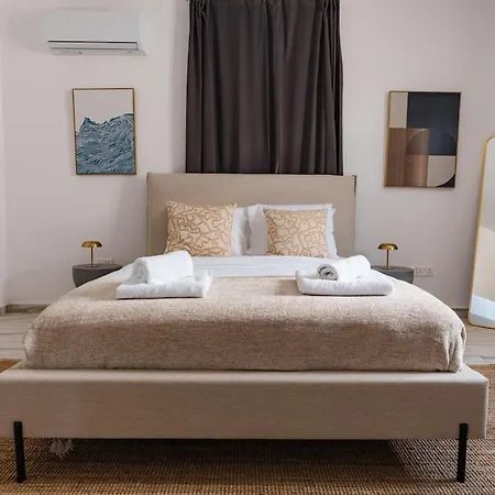 شقة Modern 2-bedroom Near Salt لارنكا