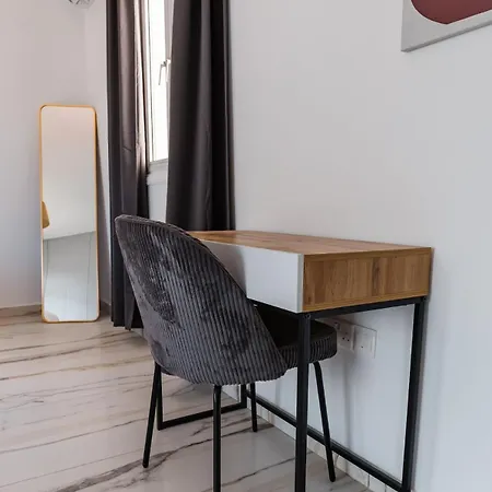 Modern 2-bedroom Near Salt *