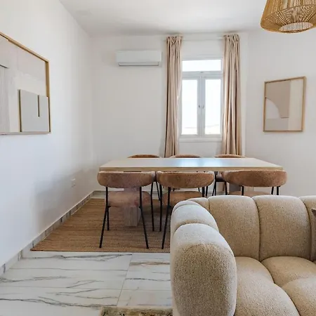 شقة Modern 2-bedroom Near Salt لارنكا