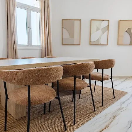 شقة Modern 2-bedroom Near Salt لارنكا