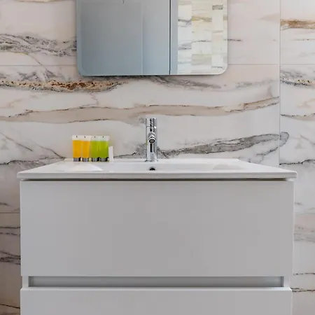 شقة Modern 2-bedroom Near Salt